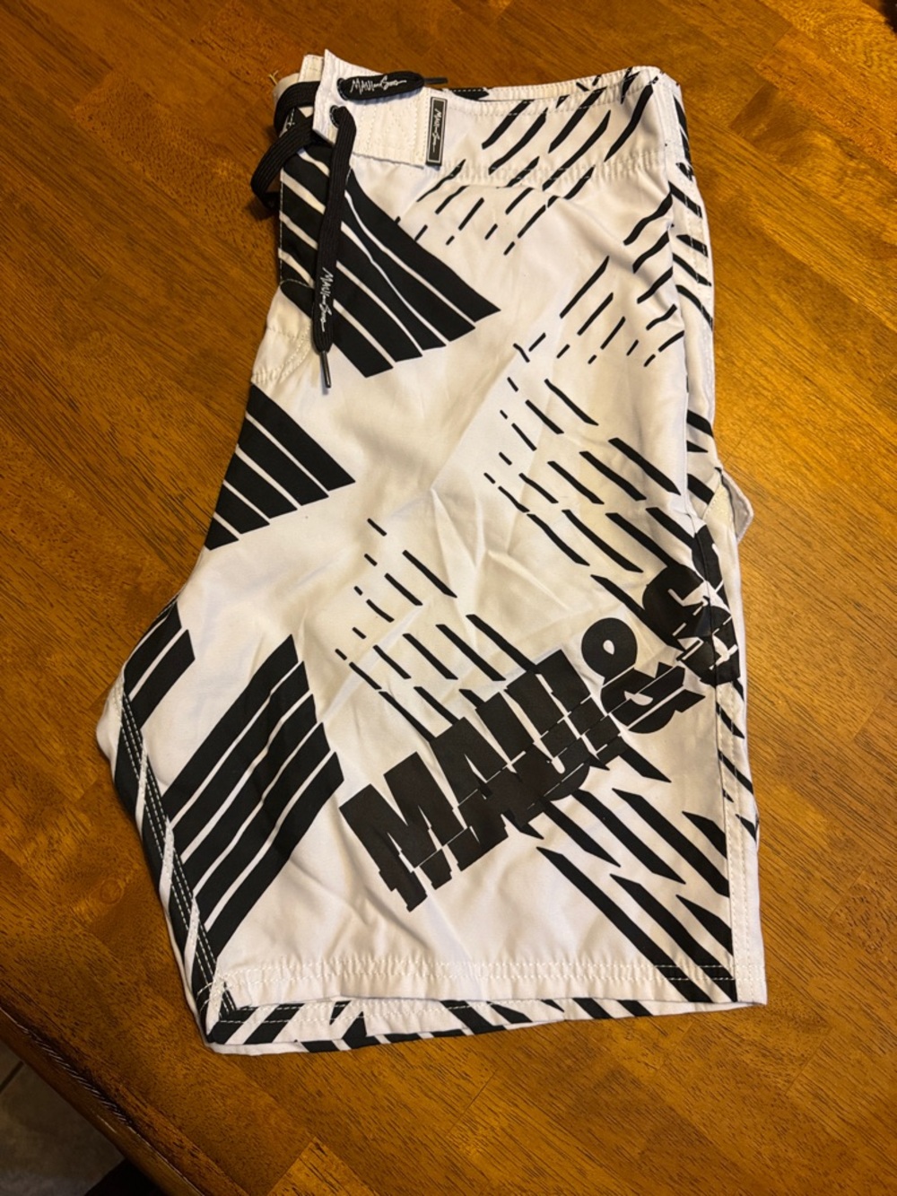 Maui & Sons White & Black Graphic Men's Swim/Board Shorts